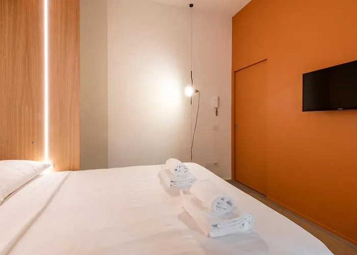 Mora 9 - The Boutique - B * Mailand